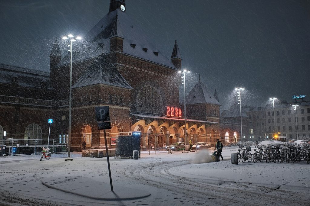 Københavns Hovedbanegård en vinteraften